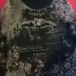 Exquisite black T-shirt