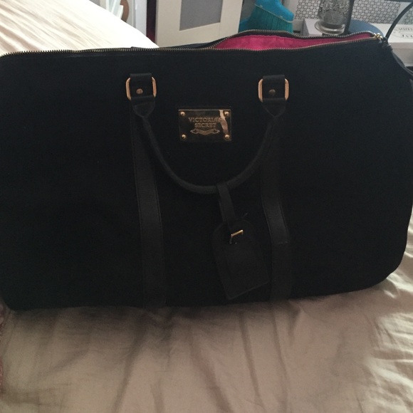 🎉SOLD🎉Victoria secret travel bag/SOLD!!