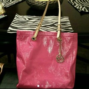 Autentic Pink Patent Michael Kors