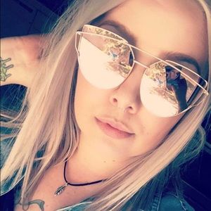 Meet your Posher, Carley