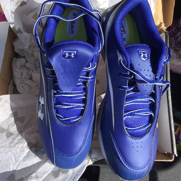 Cleats size women's 8