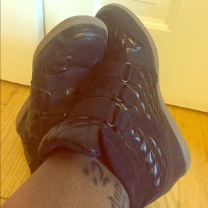 Report Wedge Sneakers
