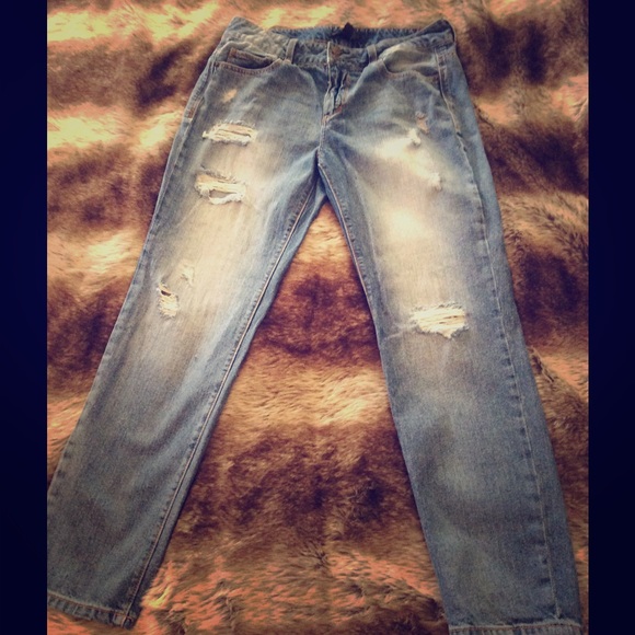 Distressed Boyfriend Jeans