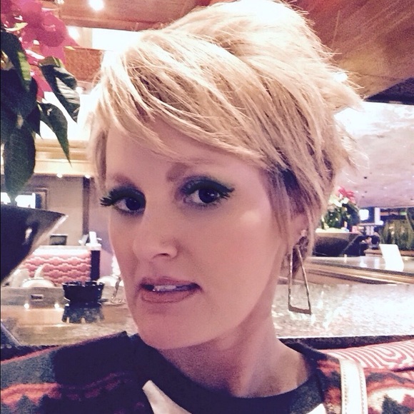 Meet your Posher, Cherish