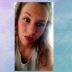 Meet your Posher, Dominique