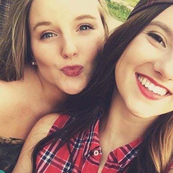 Meet your Posher, Lauren - Picture 1 of 1