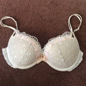 VS white lace bra