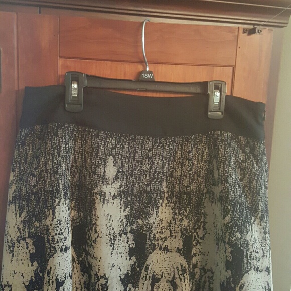 Tribal brand skirt euc - Picture 2 of 4