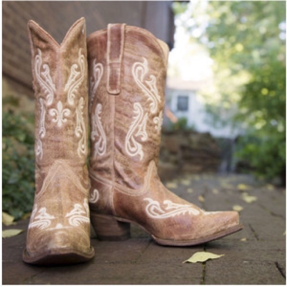Corral Shoes - MAKE AN OFFER🌵Brand new Corral cowgirl boots🌵