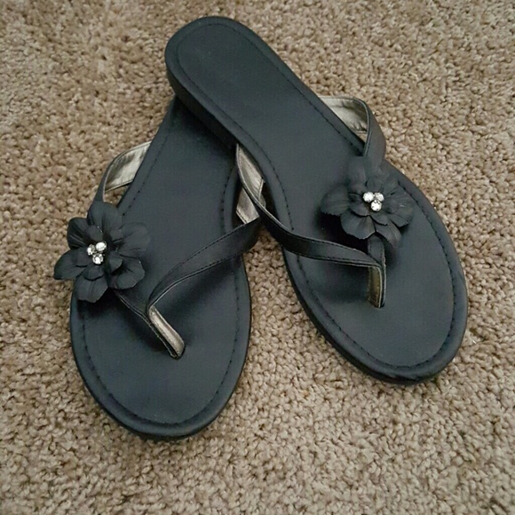 New York & Company flip flops