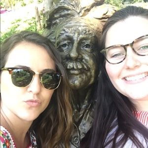 Meet your Posher, Emily