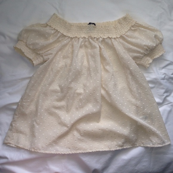 H&M Off-the-shoulder Top in Silk Blend! - Picture 1 of 3