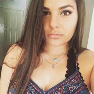 Meet your Posher, Chloe