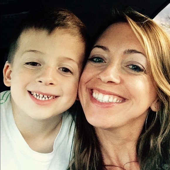 Meet your Posher, Christina - Picture 1 of 1