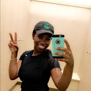 Meet your Posher, Rayshonna