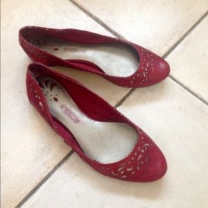 Seychelles adorable red flats