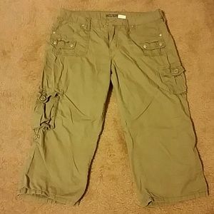 Cargo style Capris...