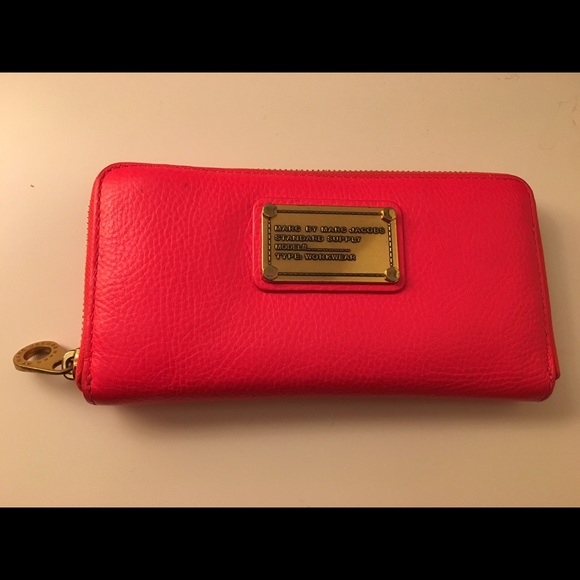 Marc by marc jacob wallet in neon pink