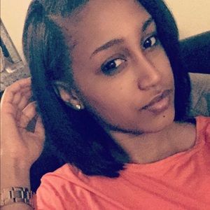 Meet your Posher, Ebony