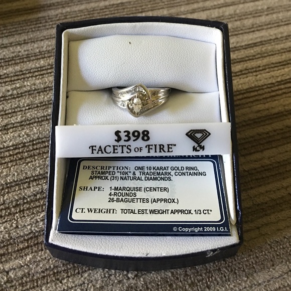 10 karat gold wedding ring with real diamonds