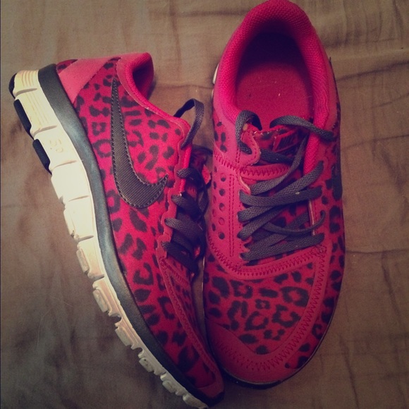 Size 7 Pink Leopard Print Nike 5.0