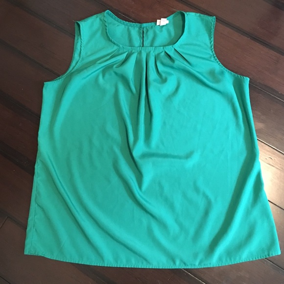 Size XXL green top