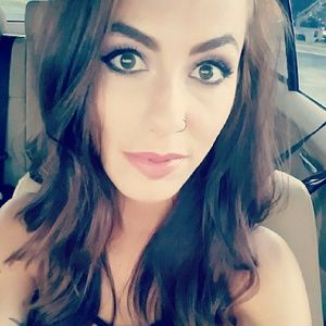 Meet your Posher, Lacy