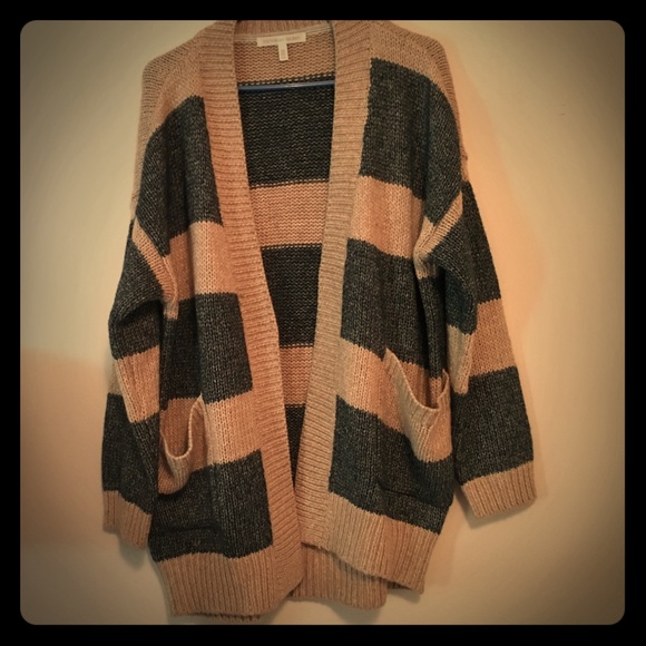 NWOT heavy sweater, super comfy!