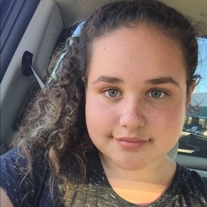 Meet your Posher, Angie