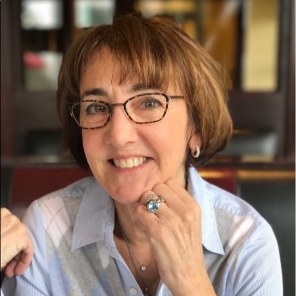 Meet your Posher, Stephanie - Picture 10 of 10