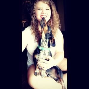 Meet your Posher, Olivia