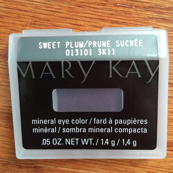 New Mary Kay eyeshadow--sweet plum