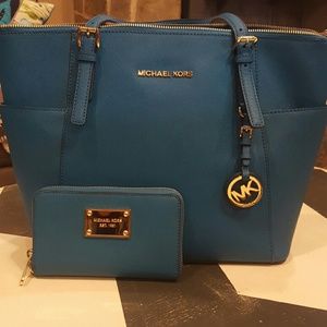 Authentic MK purse & wallet