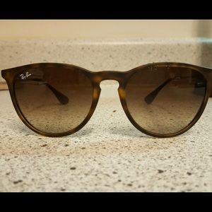 Raybans Erika tortoise shell