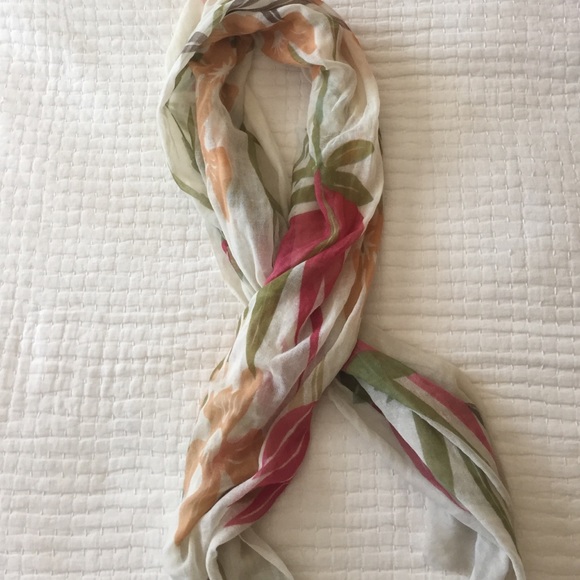 Boutique Accessories - BOGO (buy a scarf, get one free!)Cream print scarf