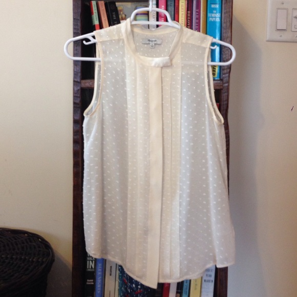 Sleeveless silk Madewell button up top