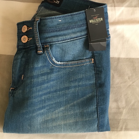 Hollister Crop