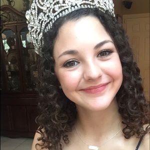 Meet your Posher, Carlie