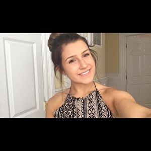 Meet your Posher, Carolina