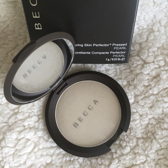 BECCA highlighter in Pearl