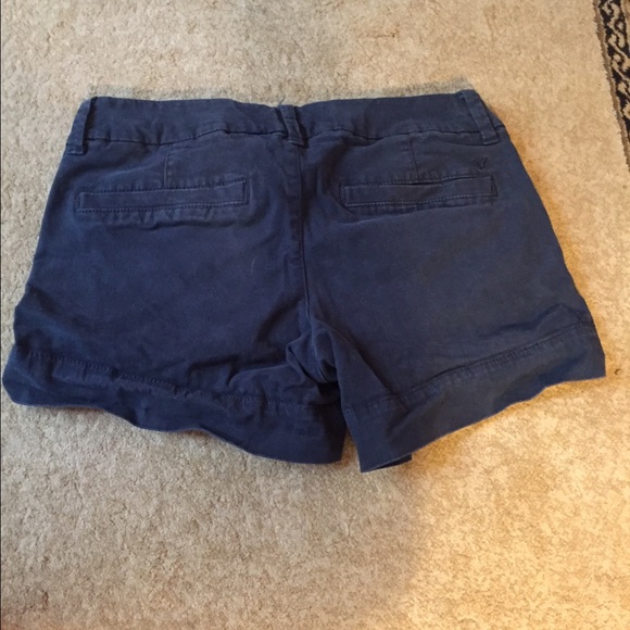 AE Shorts - Picture 2 of 4