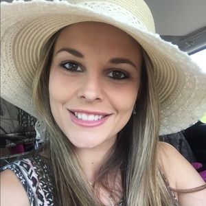 Meet your Posher, Debra