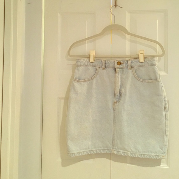 AMERICAN APPAREL High waisted mini skirt
