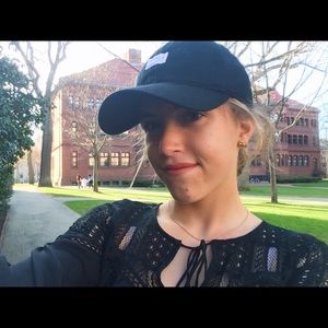 Meet your Posher, Julia