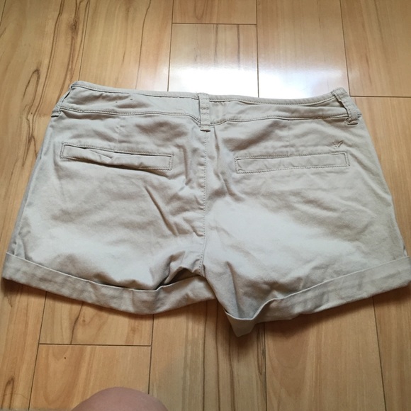 AE Khaki Shorts - Picture 2 of 4