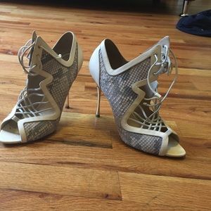 Nicholas Kirkwood nude party shoes size 38 Nicholas Kirkwood nude party shoes size 38