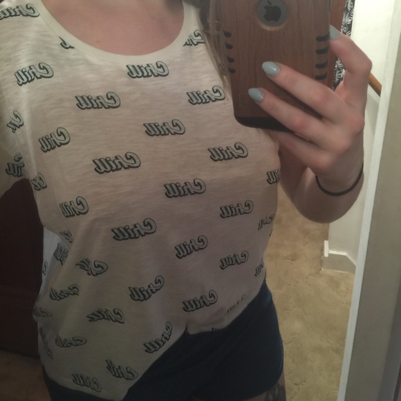 Forever 21 "Chill" T Shirt