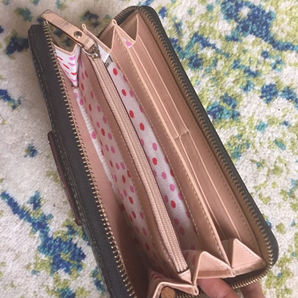Black Kate spade wallet - Picture 2 of 3