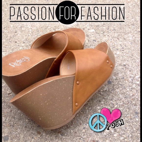 Cute Wdeged Sandals