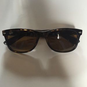 Tortoise Ray-Ban Wayfarer's